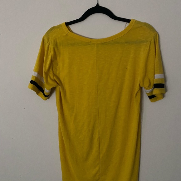 T-Shirt - Picture 2 of 2